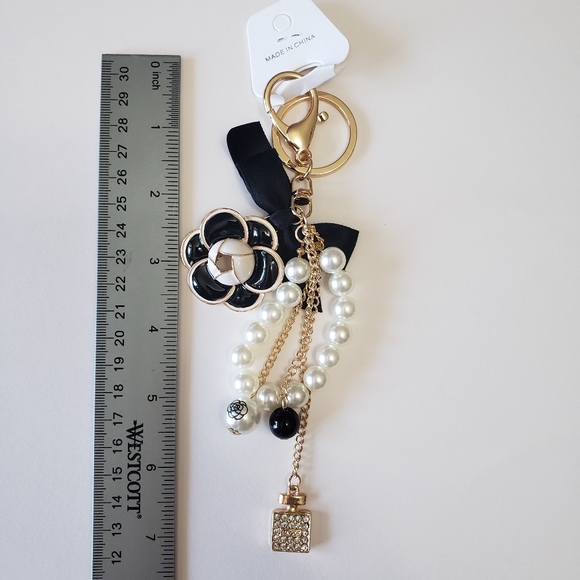 new fashion Traditional Luxury Accessory pearl and Rhinestone Keychain Clover - Picture 3 of 7